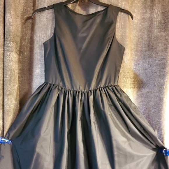 Sleeveless dress - Picture 3 of 5